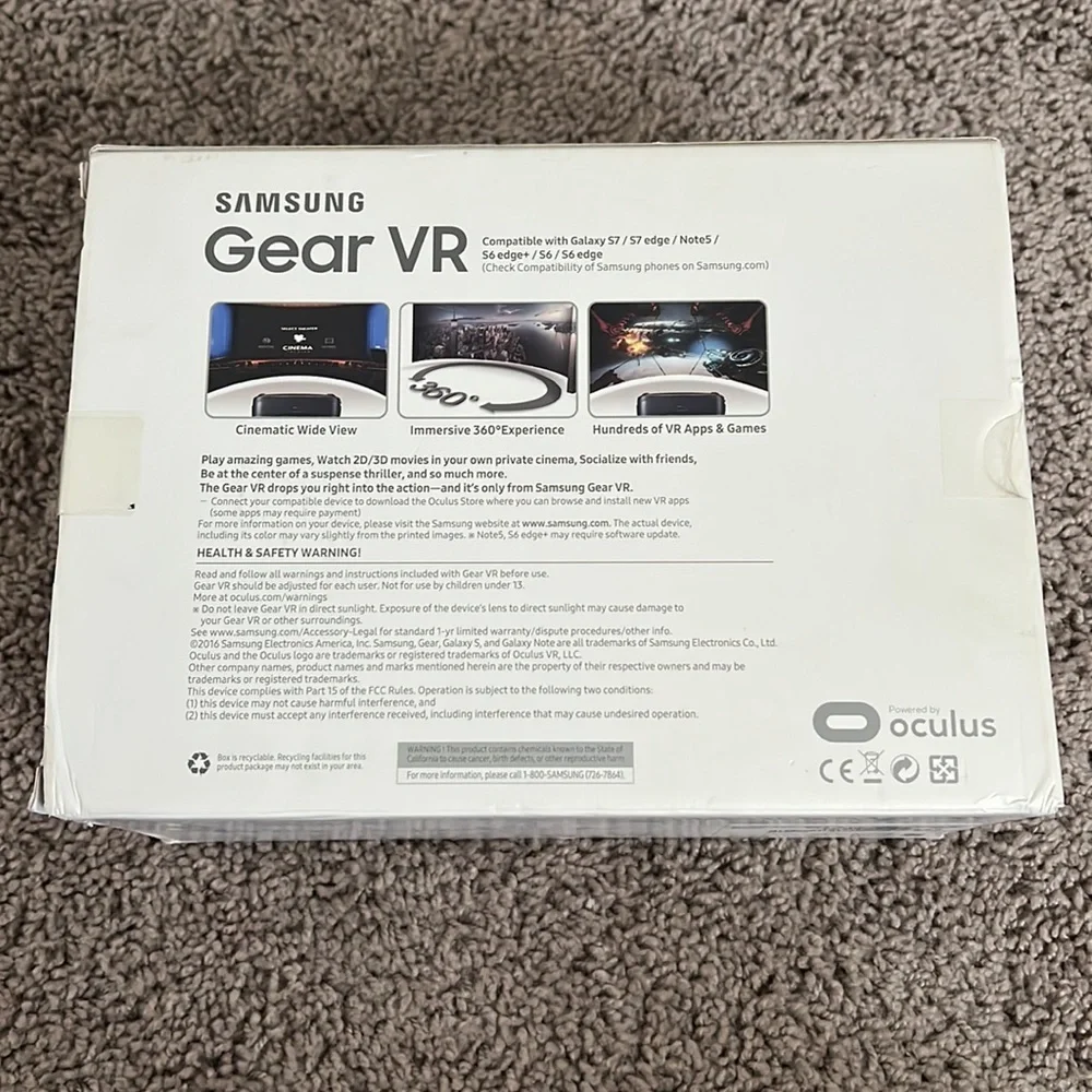 Samsung Gear VR. NWT never opened